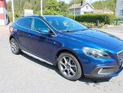 Blå Begagnad 2015 Volvo V40 CC Ocean Race Kombi | 159 900 kr (Marknadspris)