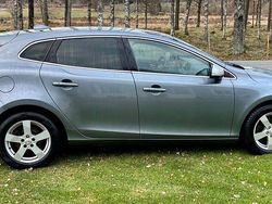 Begagnad 2016 Volvo V40 R-Design Halvkombi | 139 000 kr (Bra pris)