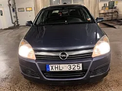 Blå Begagnad 2006 Opel Astra Halvkombi | 30 000 kr (Marknadspris)