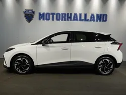 Vit Begagnad 2022 MG MG4 EV Luxury Halvkombi | 239 900 kr