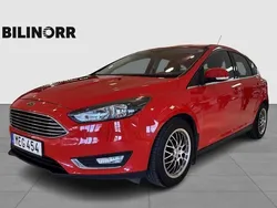 Röd Begagnad 2015 Ford Focus Halvkombi | 109 900 kr (Bra pris)