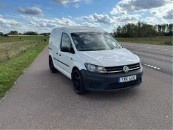 Vit Begagnad 2020 VW Caddy Minibuss | 100 000 kr (Marknadspris)