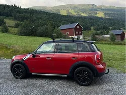 Röd Begagnad 2016 Mini Cooper D Countryman SUV | 160 000 kr (Dyr)