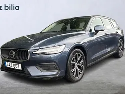 Blå Begagnad 2022 Volvo V60 Core Kombi | 319 900 kr (Marknadspris)