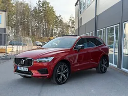 Röd Begagnad 2019 Volvo XC60 R-Design SUV | 379 400 kr (Marknadspris)
