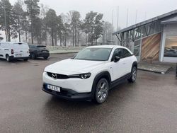 Vit Begagnad 2022 Mazda MX30 SUV | 144 900 kr (Marknadspris)