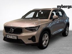 Ljusgrå Begagnad 2023 Volvo XC40 Core SUV | 339 000 kr (Marknadspris)
