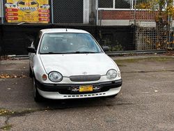 Vit Begagnad 1998 Toyota Corolla Halvkombi | 30 400 kr (Marknadspris)