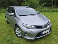 Grå Begagnad 2013 Toyota Auris Active Halvkombi | 114 900 kr (Dyr)