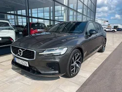 Mörkgrå (grå) Begagnad 2019 Volvo V60 R-Design Kombi | 339 900 kr (Marknadspris)