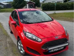 Röd Begagnad 2013 Ford Fiesta Trend Halvkombi | 49 000 kr (Marknadspris)