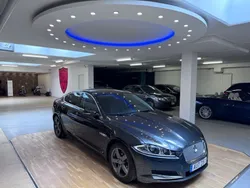 Grå Begagnad 2014 Jaguar XF Sedan | 137 900 kr
