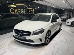 Vit Begagnad 2017 Mercedes A180 Halvkombi | 148 900 kr (Lite dyr)