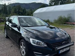 Svart Begagnad 2015 Volvo V60 Momentum Kombi | 99 000 kr (Superpris)