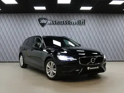 Svart Begagnad 2020 Volvo V60 Momentum Kombi | 264 900 kr (Marknadspris)