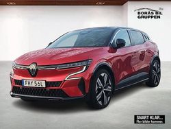 Röd Begagnad 2023 Renault Mégane Iconic Halvkombi | 315 000 kr (Marknadspris)