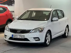 Vit Begagnad 2009 Kia Ceed EX Halvkombi | 59 900 kr (Marknadspris)