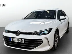 Vit Begagnad 2024 VW Passat Kombi | 359 500 kr (Lite dyr)