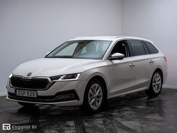 Vit Begagnad 2021 Skoda Octavia Style Kombi | 218 900 kr (Marknadspris)
