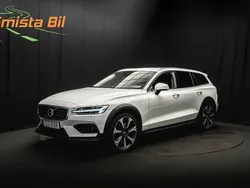 Vit Begagnad 2020 Volvo V60 CC Kombi | 328 900 kr (Marknadspris)