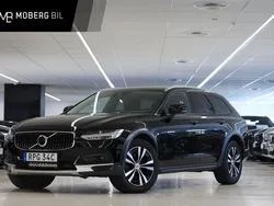 Svart Begagnad 2021 Volvo V90 CC Momentum Kombi | 319 900 kr (Marknadspris)