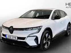 Vit (white) Begagnad 2022 Renault Mégane Equilibre Halvkombi | 249 800 kr (Marknadspris)