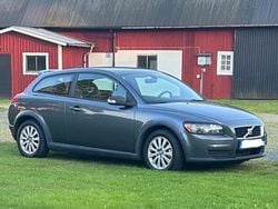 Grå Begagnad 2007 Volvo C30 Kinetic Halvkombi | 28 000 kr (Bra pris)