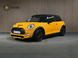 Orange Begagnad 2017 Mini Cooper S Halvkombi | 174 900 kr