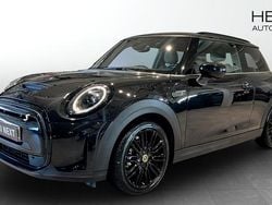 Svart (black) Begagnad 2022 Mini Cooper SE Halvkombi | 214 700 kr (Marknadspris)