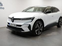 Vit Begagnad 2022 Renault Mégane IV Iconic Halvkombi | 239 900 kr (Superpris)