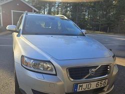 Grå Begagnad 2009 Volvo V50 Kinetic Kombi | 33 000 kr (Marknadspris)