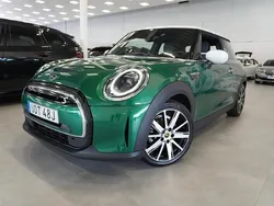 Okänd Begagnad 2023 Mini Cooper SE Essential Halvkombi | 215 500 kr (Marknadspris)