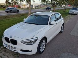 Vit Begagnad 2015 BMW 118 Halvkombi | 149 000 kr (Bra pris)