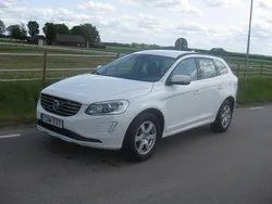 Vit Begagnad 2014 Volvo XC60 Momentum SUV | 129 800 kr (Marknadspris)