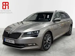 Ljusbrun (brun) Begagnad 2019 Skoda Superb LAURIN & KLEMENT Kombi | 259 900 kr (Marknadspris)
