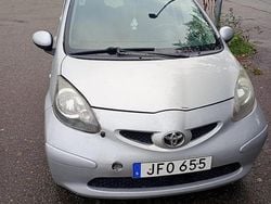 Silver Begagnad 2007 Toyota Aygo Halvkombi | 12 000 kr (Bra pris)