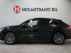 Svart Begagnad 2021 Audi Q8 S-Line SUV | 719 800 kr (Dyr)