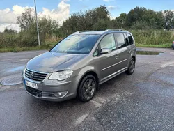 Mörkgrå Begagnad 2008 VW Touran Highline Minibuss | 47 900 kr (Lite dyr)