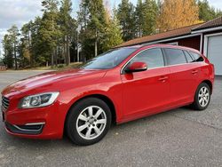 Röd Begagnad 2014 Volvo V60 Momentum Kombi | 69 900 kr (Superpris)