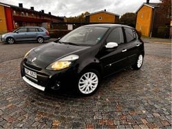 Svart Begagnad 2011 Renault Clio II Halvkombi | 49 900 kr (Dyr)