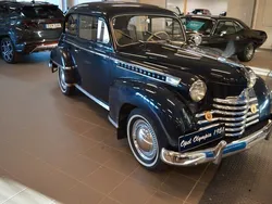 Mörkblå Begagnad 1951 Opel Olympia Sedan | 69 000 kr