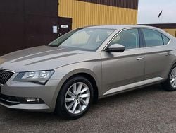 Ljusbrun Begagnad 2016 Skoda Superb Ambition Halvkombi | 179 000 kr (Marknadspris)