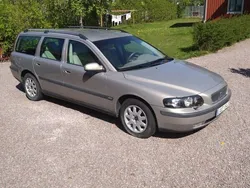 Brun Begagnad 2003 Volvo V70 Business Edition Kombi | 12 000 kr (Superpris)