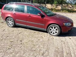 Röd Begagnad 2007 Volvo V50 Kinetic Kombi | 16 000 kr (Superpris)