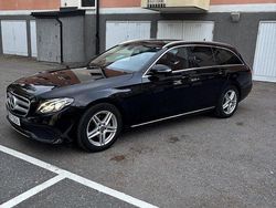 Svart Begagnad 2018 Mercedes E220 Avantgarde Kombi | 139 900 kr (Dyr)