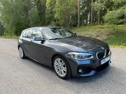 Grå Begagnad 2017 BMW 118 Shadowline Halvkombi | 174 900 kr (Marknadspris)