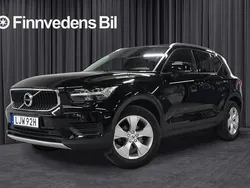 Svart Begagnad 2022 Volvo XC40 Momentum SUV | 279 000 kr (Marknadspris)