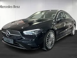 Kosmossvart metallic Ny 2025 Mercedes CLA200 AMG Sportkupé | 428 000 kr