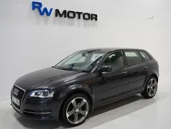 Grå Begagnad 2013 Audi A3 Sportback Attraction Halvkombi | 84 800 kr (Bra pris)