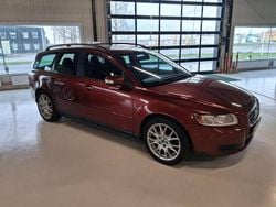 Röd Begagnad 2009 Volvo V50 Kinetic Kombi | 36 999 kr (Marknadspris)